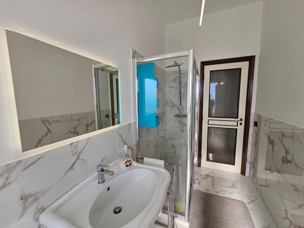 Apartmán La Finestra Sul Porto Janov Exteriér fotografie