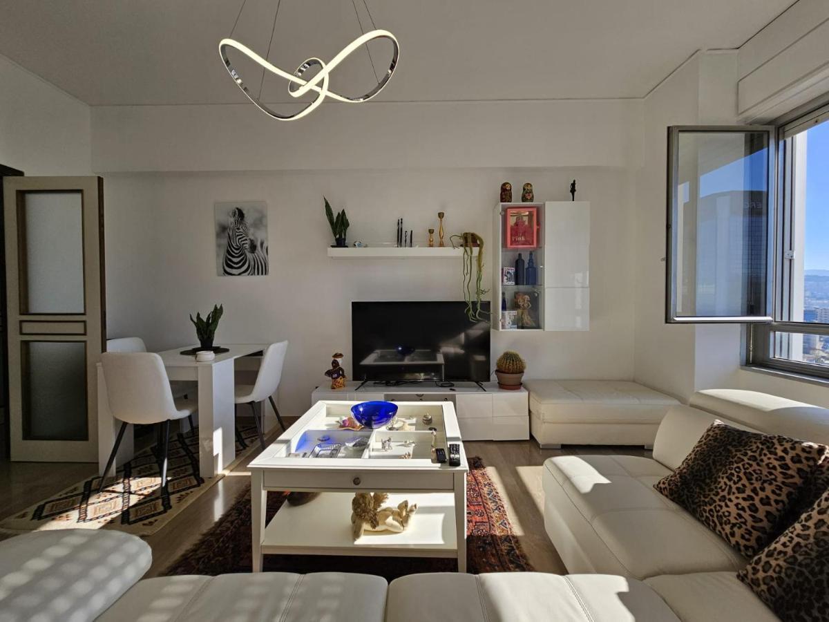 Apartmán La Finestra Sul Porto Janov Exteriér fotografie