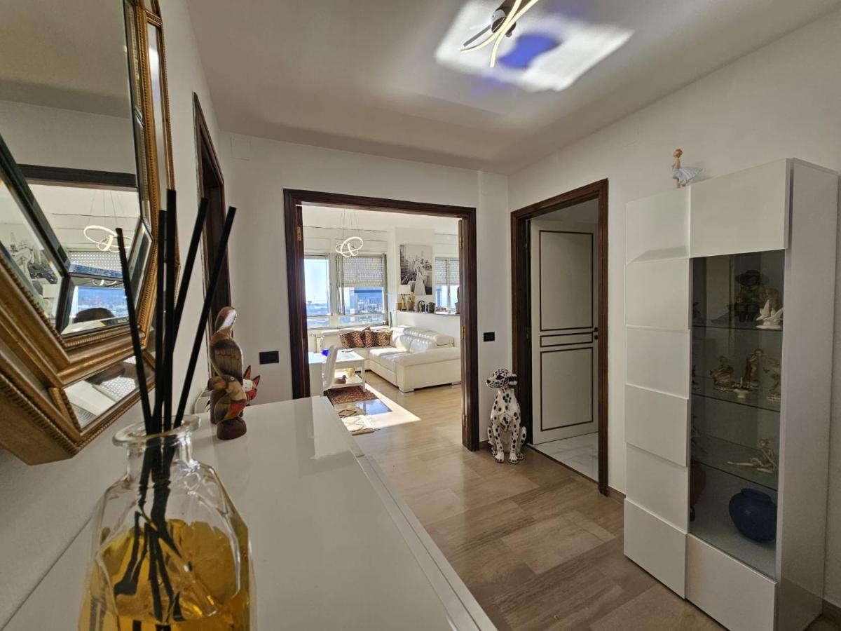 Apartmán La Finestra Sul Porto Janov Exteriér fotografie
