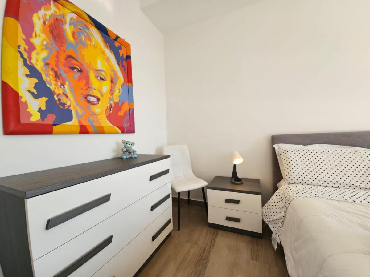 Apartmán La Finestra Sul Porto Janov Exteriér fotografie
