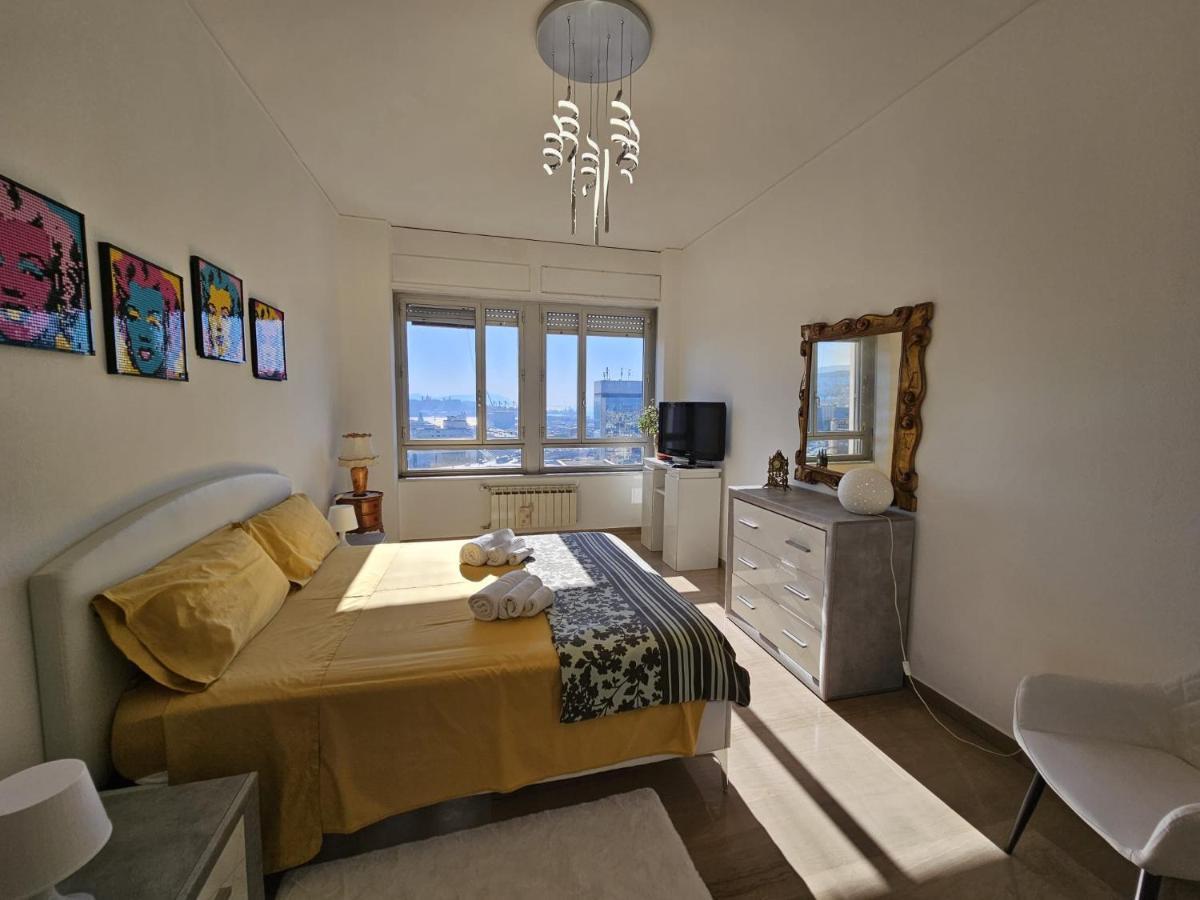 Apartmán La Finestra Sul Porto Janov Exteriér fotografie