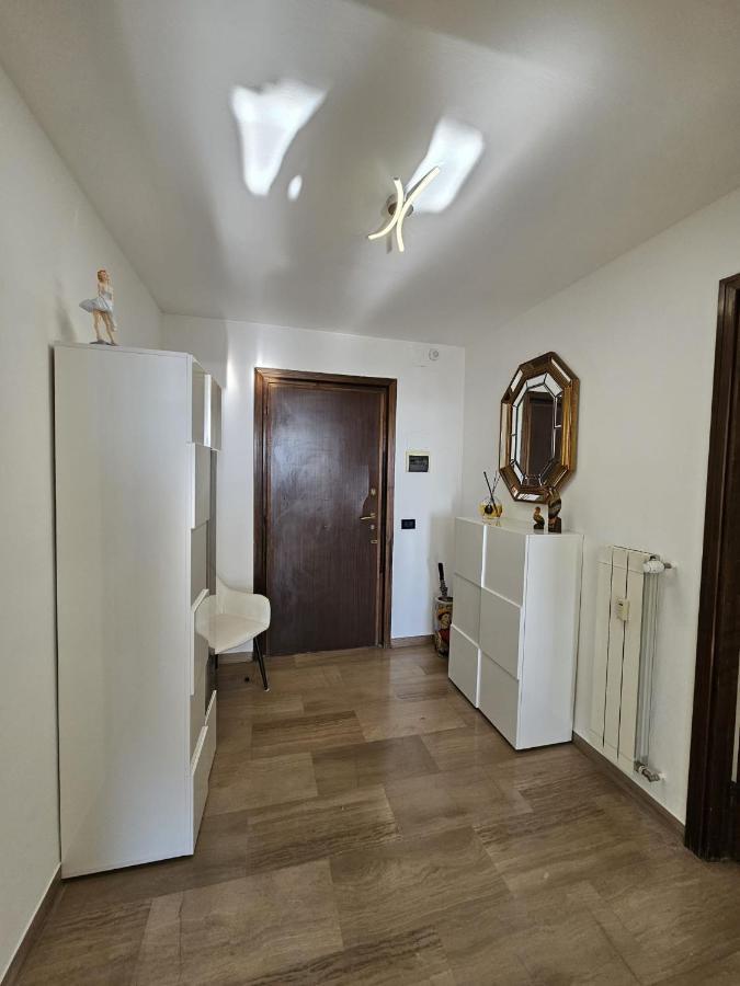 Apartmán La Finestra Sul Porto Janov Exteriér fotografie