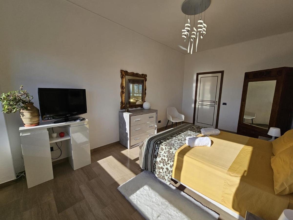 Apartmán La Finestra Sul Porto Janov Exteriér fotografie
